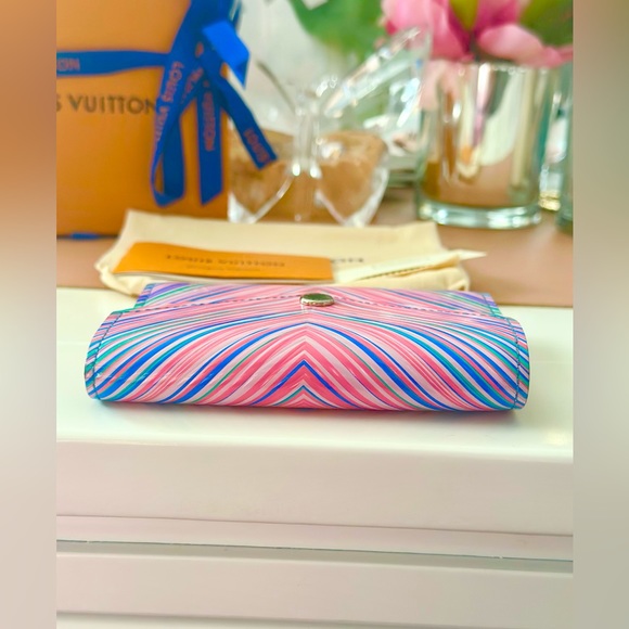 Louis Vuitton Epi Tropical Victorine Compact Wallet Blue Rose - Picture 6 of 13